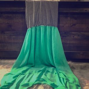 Teal black and white stripe high low dress! 👗